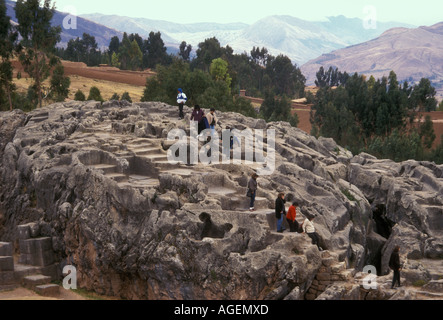 Leute, Touristen, Reisegruppe, Ruinen, Kenko, Hauptstadt, Cuzco, Cusco Region, Peru, Südamerika Stockfoto