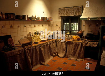 Küche mit antiken Möbeln im Haus bei Estancia Santa Susana Los Cardales Buenos Aires Provinz Argentinien Südamerika Stockfoto