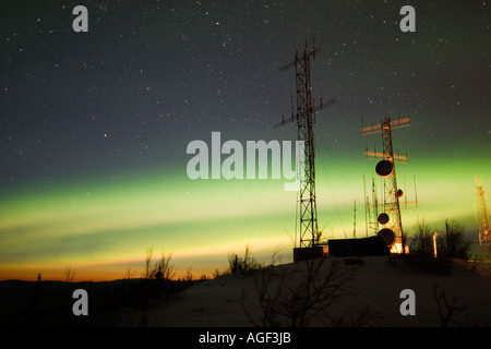 Aurora Borealis und Dämmerung über Antenne Komplex Aurora war klug genug, um die Dämmerung zu überwältigen Stockfoto