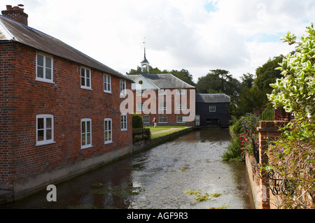 Außenseite des Whitchurch Silk Mühle am Fluss Test Hampshire UK Stockfoto