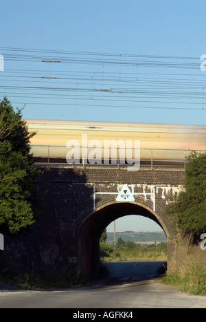 Die Eisenbahn Brücke wo am 8. 8. August 1963 die berüchtigten Great Train Robbery bei Sears stattfand Kreuzung in der Nähe von Cheddin Stockfoto