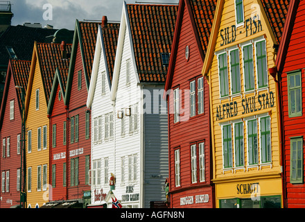 Bryggen alten hölzernen Angeln Lagerhallen im Hafen von Bergen ein UNESCO Welt Kulturerbe Website Norwegen. Stockfoto