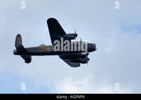 Einen zweiten Weltkrieg britische AVRO Lancaster Bomber während des Fluges. Stockfoto