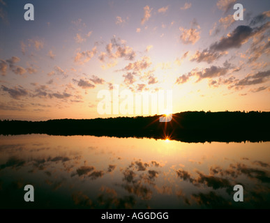 Sonnenaufgang über Eagles Mere See In Eagles Mere, Sullivan County, Pennsylvania, USA Stockfoto