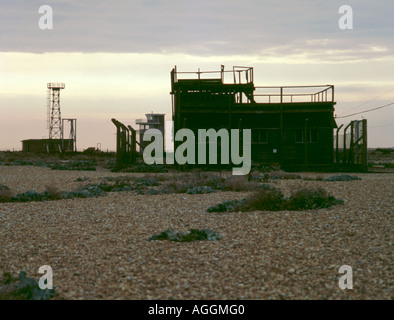 Verfallenen alten Flugplatz Gebäude, Dungeness, Kent, England, UK. Stockfoto