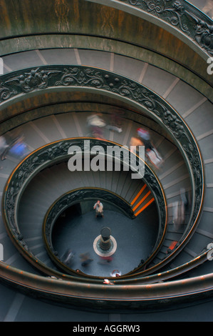 Wendeltreppe im Petersdom, Vatikan, Rom, Italien Stockfoto