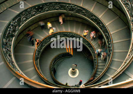 Wendeltreppe im Petersdom, Vatikan, Rom, Italien Stockfoto