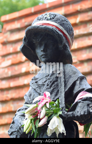 Warschau Polen The Little Soldier Statue ehrt die polnische Kinder, die im Warschauer Aufstand gegen Nazi-Deutschland im 2. Weltkrieg gekämpft haben Stockfoto