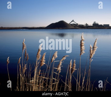 Überflutete Kiesgruben in der Nähe von Higham Kent Vereinigtes Königreich Stockfoto