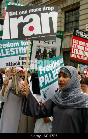 Stoppen Sie die Krieg Demo-7000 Demonstranten in London fordern Waffenruhe zum israelischen Angriff auf die Hisbollah im Libanon Ende 5. August 2006 Stockfoto