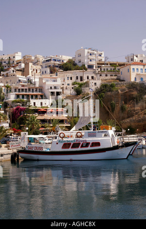 Der Hafen von Agia Galini auf Kreta. Mediterrane griechische Insel. Europa. Stockfoto