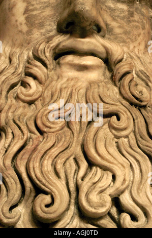 Detail des Begriffs der bärtige Dionysos Skulptur in der Nordempore Petworth House in der Nähe Stockfoto