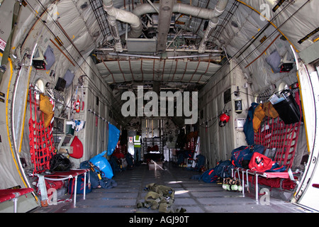 Innenraum des militärischen Frachtflugzeugtransporters Lockheed Hercules C-130K Stockfoto