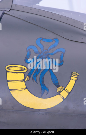 Insignia of RAF 32 Squadron auf einer Supermarine 394 Spitfire Stockfoto