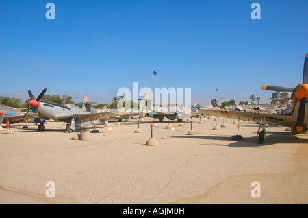 Israelische Luftwaffe Museum des nationalen Zentrums für Israels Luftfahrterbe Gesamtansicht der Flugzeuge auf dem display Stockfoto