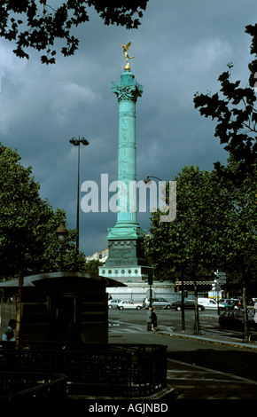 Place De La Bastille in Paris Spalte von Juli Stockfoto