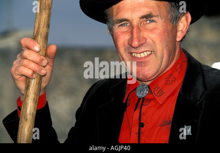 Arles ein Gardian in traditioneller Tracht auf dem Fete des Gardians festival Stockfoto