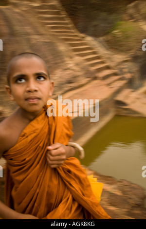 Boudhist Mönch studiert Philosophie des Theravada von Nirwana sutra Stockfoto