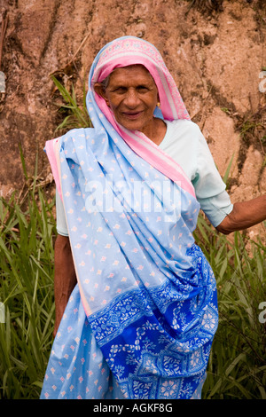 05 09 2007 Sri Lanka Frau trägt traditionelle sari Stockfoto
