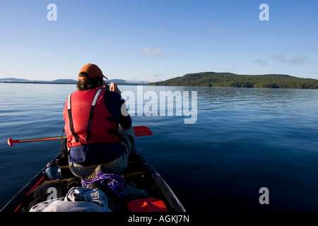 Kanufahren in Lily Bay auf Moosehead Lake Maine USA Stockfoto