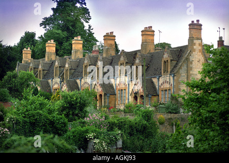 DIE ARMENHÄUSER DER DELLEN TERRASSE IN COTSWOLD STADT VON WINCHCOMBE IN DER NÄHE VON CHELTENHAM GLOUCESTERSHIRE UK Stockfoto