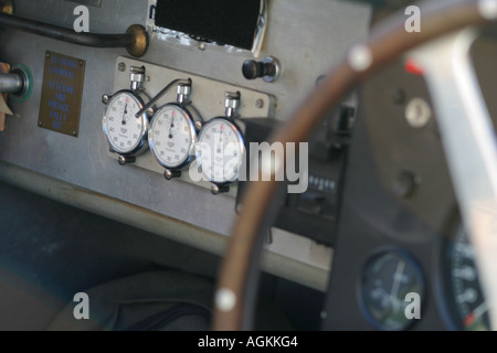 Detail des Armaturenbretts eines Sportwagens Stockfoto