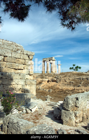 Die Ruinen des Tempels des Apollo in der antiken Stadt von Korinth Griechenland Stockfoto