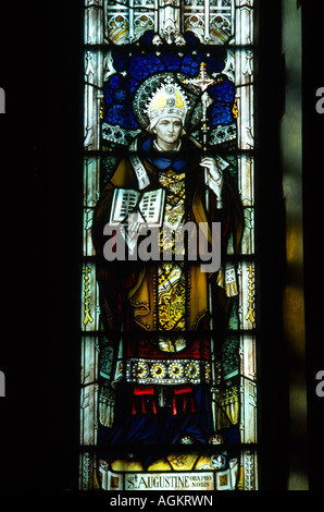 Augustinus von Canterbury 1. Erzbischof von Canterbury Heiliges Herz Wimbledon Jesuitenkirche (katholisch) Glasmalerei Saint Stockfoto