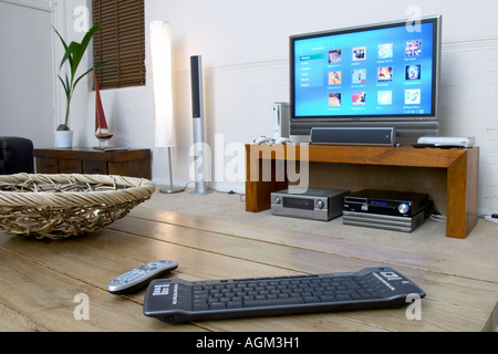 Heimkino im Wohnzimmer gesetzt. Stockfoto