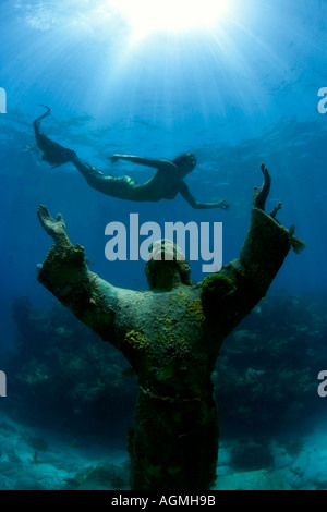 Christus der Tiefe 9 Bronze Statue mit Meerjungfrau Pennecamp State Park Key Largo Florida Stockfoto