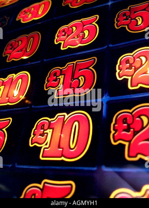 Geld Symbole auf Spielautomaten Stockfoto