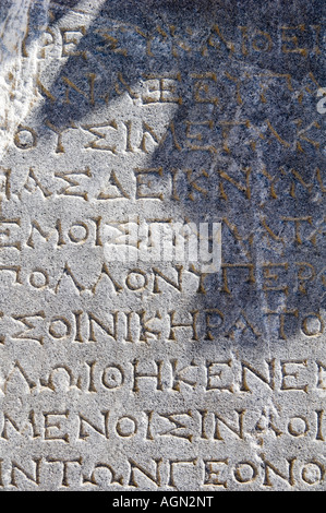 Griechisch schreiben in den Ruinen auf Delos, in der Nähe von Mykonos, Griechenland. Stockfoto