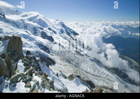 Mont Blanc und der Bossons-Gletscher wie viele Alpengletscher, die es aufgrund der globalen Erwärmung Rückzug ist Stockfoto