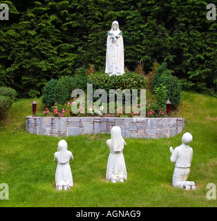 Religiöse Statuen des Fatima-Heiligtums in Holliston Massachusetts Stockfoto