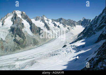 Argentiere Gletscher aus der Grand Montets wie viele Alpengletscher, die es aufgrund der globalen Erwärmung schnell Rückzug ist Stockfoto