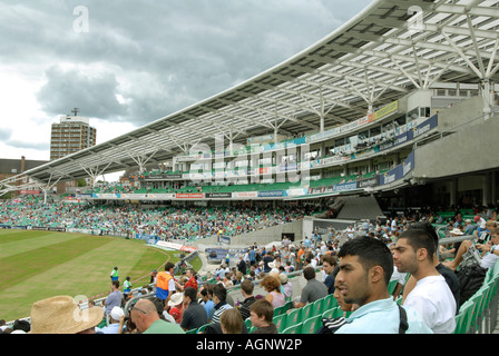 Zuschauern ein England im Vergleich zu Indien Cricket Testspiel vom OCS Stand im Oval geschliffen in London England Stockfoto