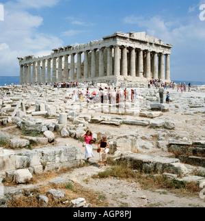 Athen, Touristen, die Besichtigung des Parthenons auf der Akropolis, Griechenland Stockfoto