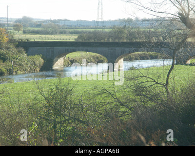 Die Brücke über den River Tame am Hopwas Stockfoto