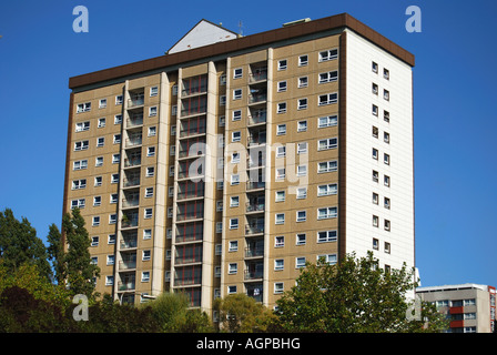 High-Rise Wohnung Block, Portsmouth, Hampshire, England, Vereinigtes Königreich Stockfoto