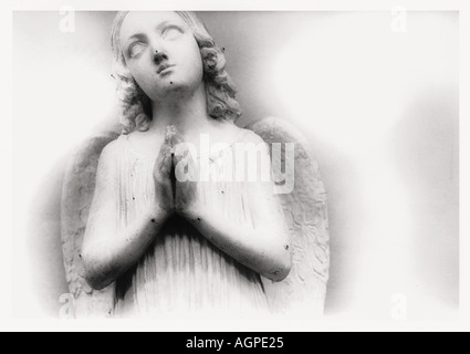 Engel Skulptur aus Stein gehauen Stockfoto