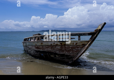 am Strand der Insel Ilha de Itaparica Schiffbruch Stockfoto