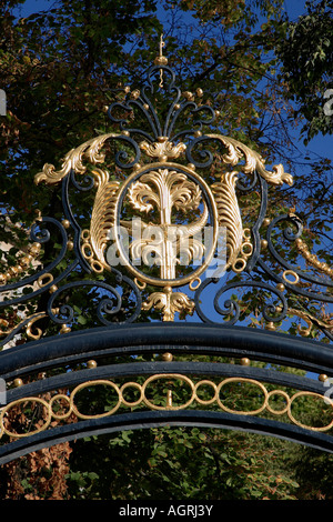 Frankreich-Provence-Nîmes Tor Wappen Stockfoto