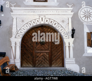 Haustür / La Punt-Chamues-ch Stockfoto