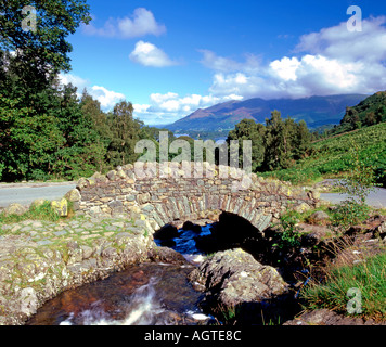 Am frühen Morgen Schuss Ashness Brücke in der Nähe von Keswick im Lake District Cumbria England Europa Stockfoto