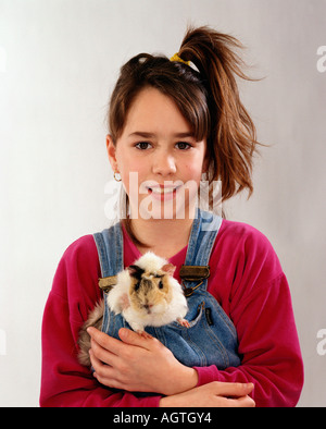 Mädchen mit Meerschweinchen Stockfoto