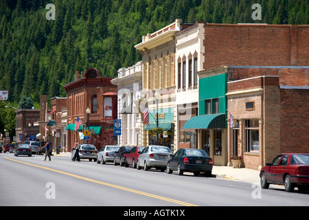 Main Street und alten Backsteingebäude in der kleinen Stadt von Wallace Idaho Stockfoto