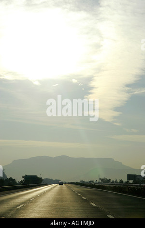 SSK79640 neue Straße Expressway von Mumbai nach Pune, Maharashtra, Indien Stockfoto