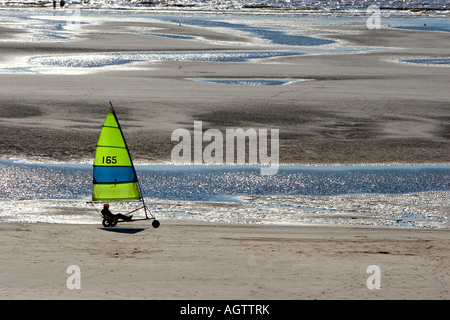 Land am Strand von Le Touquet Paris Plage im Département Pas-De-Calais Frankreich Segeln Stockfoto