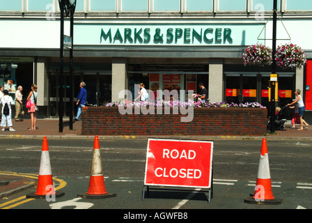 Brentwood High Street shopping Bereich Verkehr Schließung während der Hauptwasserleitung Erneuerung funktioniert Stockfoto