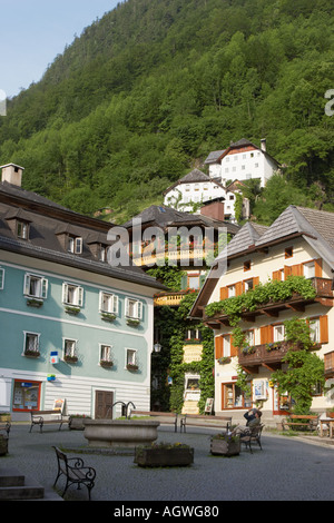 Marktplatz Hallstatt Dorf. Salzkammergut, Österreich. Stockfoto